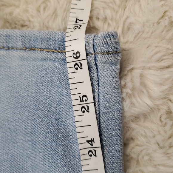 Levi's Light Wash Boyfriend Jeans 31x27 - Picture 7 of 13